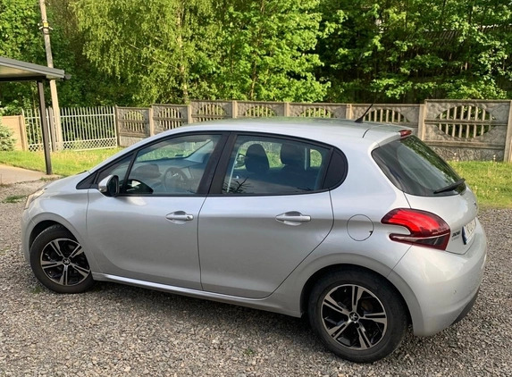 Peugeot 208 cena 27000 przebieg: 118000, rok produkcji 2015 z Nowe Miasto Lubawskie małe 37